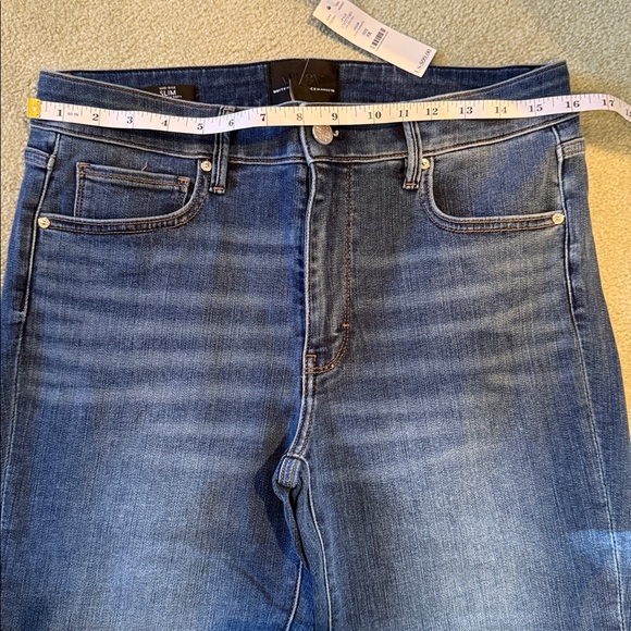 White House Black Market Slim Fit Denim NWT size 8 - Picture 3 of 6